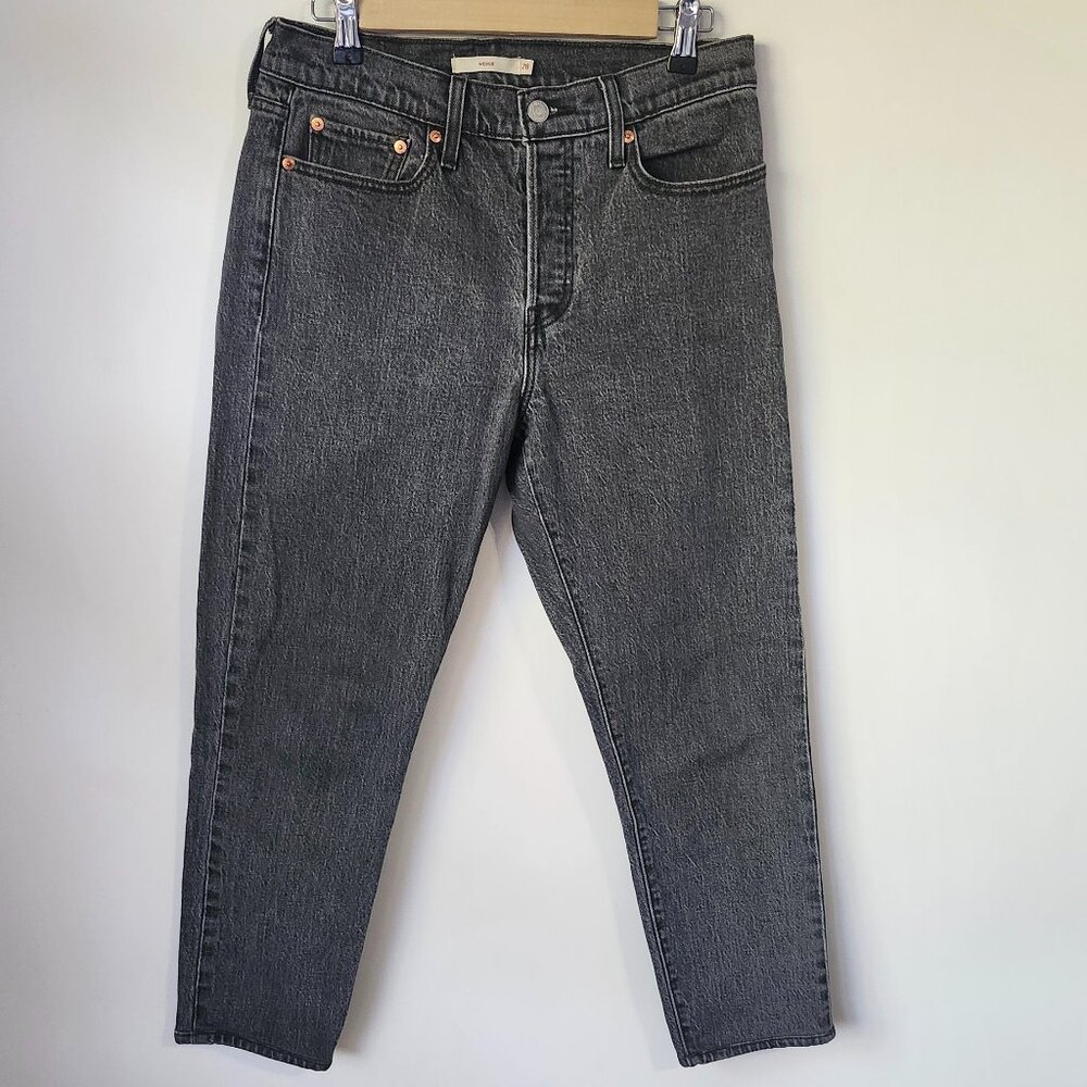 Levi’s Premium Wedgie Straight Jeans Size 28 Gray Button Fly